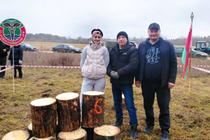 Чемпионат по колке дров1